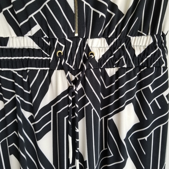 Emma and Michelle geometric pattern Jumpsuit - Picture 5 of 13